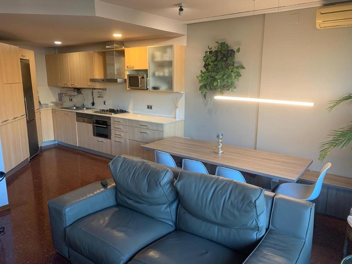 Aparteasy - Bright, Large And In Bcn Appartement *